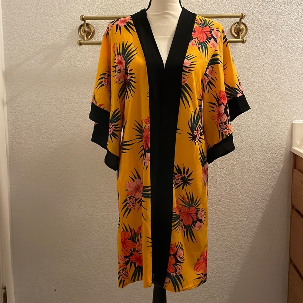Forever 21 Floral Contrast-Trim Kimono NWOT - Picture 2 of 4